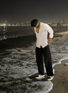 Male Escort Only for Females - Acompañantes masculino in Kolkata Photo 12 of 18