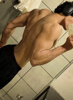 Male Escort Only for Females - Acompañantes masculino in Kolkata Photo 13 of 18