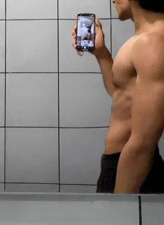 Male Escort Only for Females - Acompañantes masculino in Kolkata Photo 14 of 18