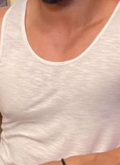 Male Escort Vip - Male escort in Al Manama Photo 2 of 3