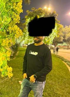 Nice gay VIPمرافق ذكر من كبار الشخصي - Male escort in Al Manama Photo 12 of 17