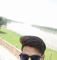 Male Escorts Service - Acompañantes masculino in Bhubaneshwar