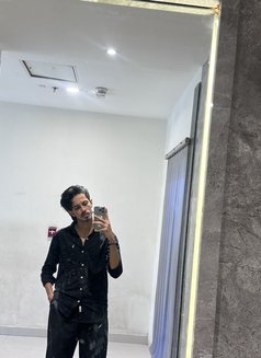 Male - Agencia de acompañantes masculinas in Mumbai Photo 1 of 2