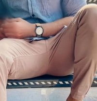 Male Seeking a Male - Acompañantes masculino in Chennai