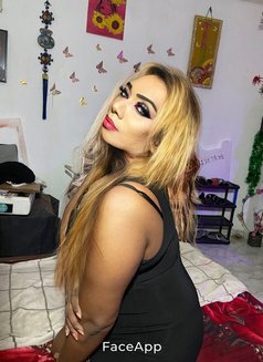 Maleina - Transsexual escort in Colombo Photo 5 of 9