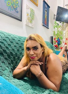 Maleina - Transsexual escort in Colombo Photo 7 of 9