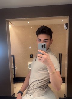 MALEK LUCAS Central London - Male escort in London Photo 4 of 11