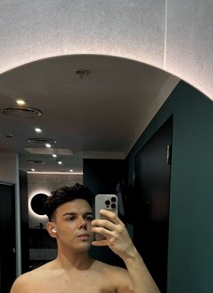MALEK LUCAS Central London - Male escort in London Photo 9 of 11