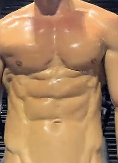 Malek - Male escort in Amman Photo 4 of 4