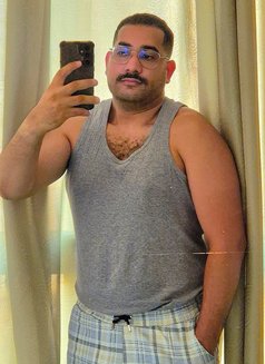 Malek - Male escort in London Photo 4 of 5