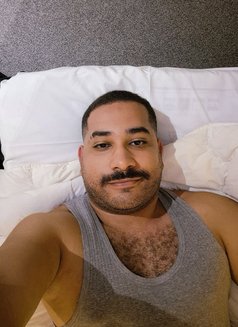 Malek - Male escort in London Photo 1 of 5