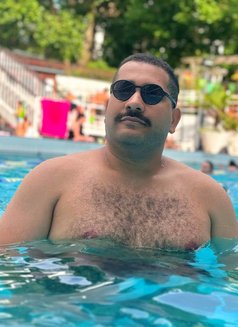 Malek - Male escort in London Photo 4 of 8