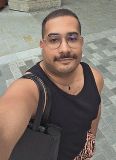 Malek - Male escort in London Photo 5 of 8