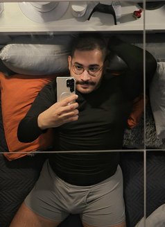 Malek - Male escort in London Photo 1 of 11