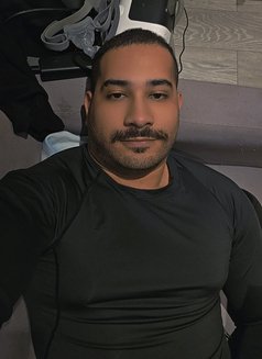 Malek - Male escort in London Photo 9 of 11