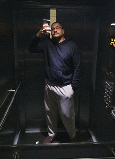 Malek - Male escort in London Photo 11 of 11