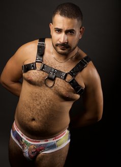 Malek - Male escort in London Photo 6 of 9