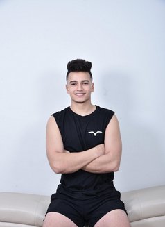 Malik - Acompañantes masculino in Abu Dhabi Photo 3 of 3