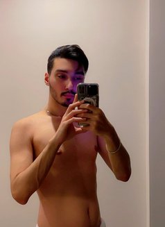 Malik - Male escort in Beirut Photo 1 of 5