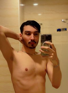 Malik - Male escort in Beirut Photo 2 of 5