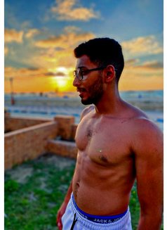 Malik - Male escort in Cairo Photo 4 of 5