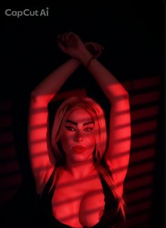 Malika Dallou3a - Transsexual escort in Beirut Photo 4 of 12