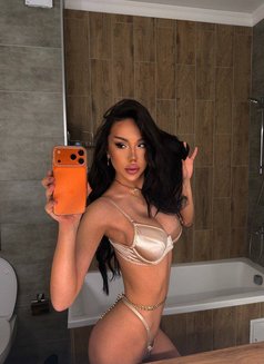 Malina Hot Body - Transsexual escort in Jeddah Photo 1 of 9