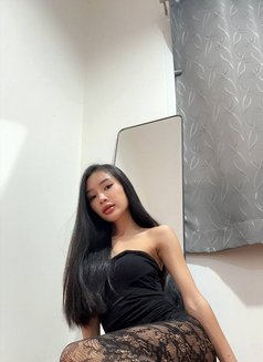 Malina - escort in Hong Kong Photo 3 of 7