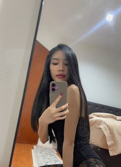 Malina - escort in Hong Kong Photo 5 of 7