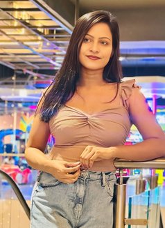 Malini GFE Meet(Only 𝗢𝘂𝘁𝗰𝗮𝗹𝗹 )Cam - puta in Bangalore Photo 5 of 5
