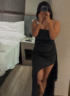 Malini 𝗢𝘂𝘁𝗰𝗮𝗹𝗹 Real Meet & Cam - escort in Bangalore Photo 2 of 5