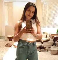 Malini 𝗢𝘂𝘁𝗰𝗮𝗹𝗹 REAL GFE (Meet&Cam - puta in Bangalore