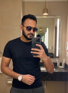 Malith - Male escort in Colombo Photo 3 of 5