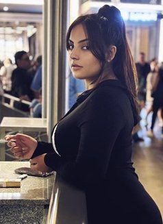 Malka - escort in Dubai Photo 4 of 6