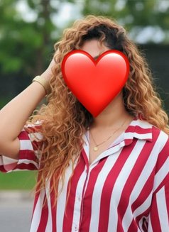 Malki - escort in Colombo Photo 8 of 9