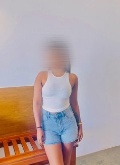 Malki - escort in Colombo Photo 1 of 12