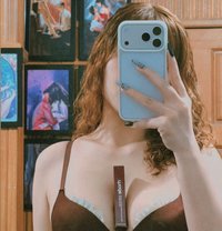 Malkin Here - Transsexual dominatrix in Bangalore