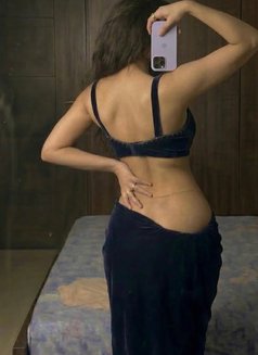 Malkin Here - Transsexual dominatrix in Bangalore Photo 14 of 21