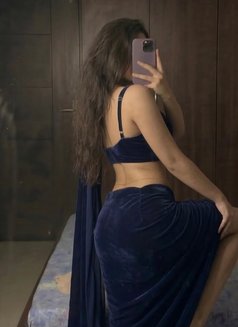 Malkin Here - Transsexual dominatrix in Bangalore Photo 15 of 21