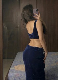 Malkin Here - Transsexual dominatrix in Bangalore Photo 17 of 21