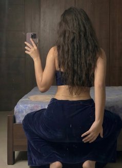 Malkin Here - Transsexual dominatrix in Bangalore Photo 19 of 21