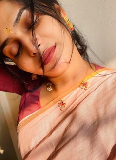 Mall Girl Kinzy - puta in Bangalore Photo 1 of 2