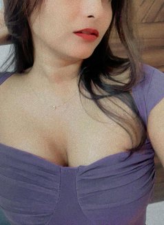 Mall Girl Kinzy - puta in Bangalore Photo 2 of 3