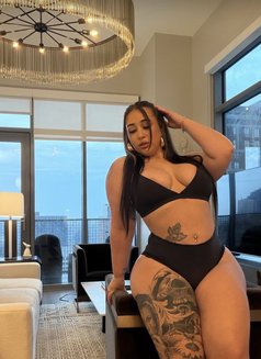 Mallory - escort in Tokyo Photo 4 of 5