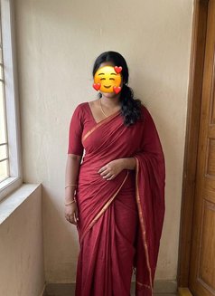 Mallu Aunty Available - escort in Kozhikode Photo 1 of 5