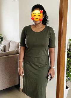 Mallu Aunty Available - escort in Kozhikode Photo 3 of 5