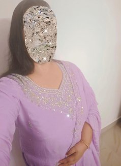 Mallu Aunty in Kochi Private - escort in Kochi Photo 2 of 6