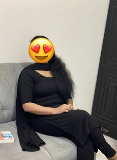 Mallu Independent Girl - companion in Abu Dhabi Photo 3 of 6