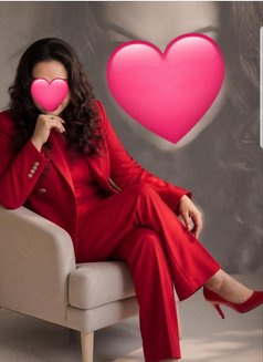 MALlU MILF SANDRA Mistress - escort in Dubai Photo 7 of 8
