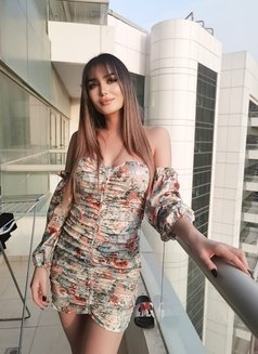 Malya tall young sexy - puta in Dubai Photo 7 of 11